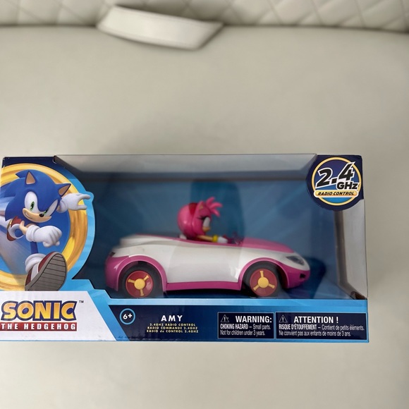 Sonic the Hedgehog Amy 2.4 GHZ Radio Controlled Car Toy Pink Team Racing NIB - Picture 1 of 13